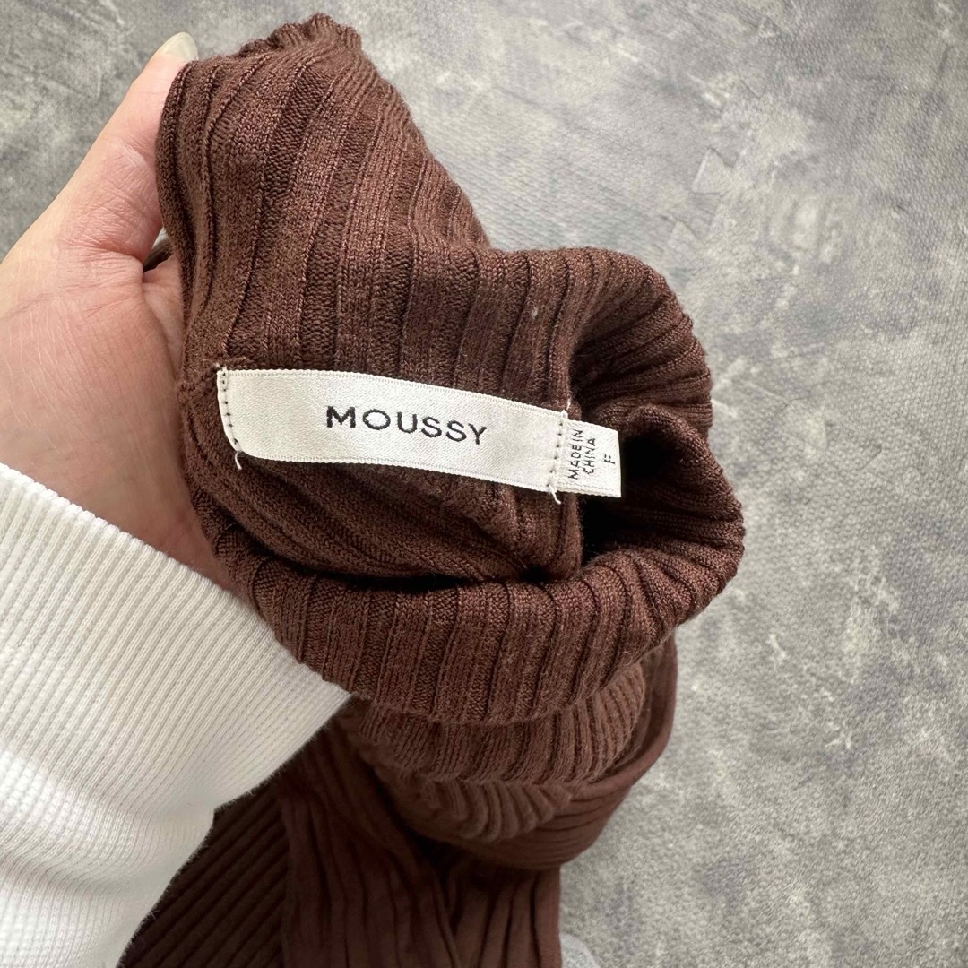 moussy(マウジー)のブラウン ニットトップス レディースのトップス(ニット/セーター)の商品写真