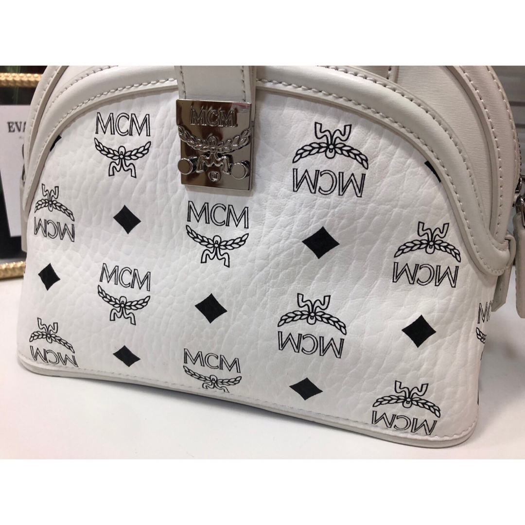 MCM(エムシーエム)の◇格安品★MCM ホワイト ヴィセトス TRACY トートバッグ ショルダー付き レディースのバッグ(トートバッグ)の商品写真