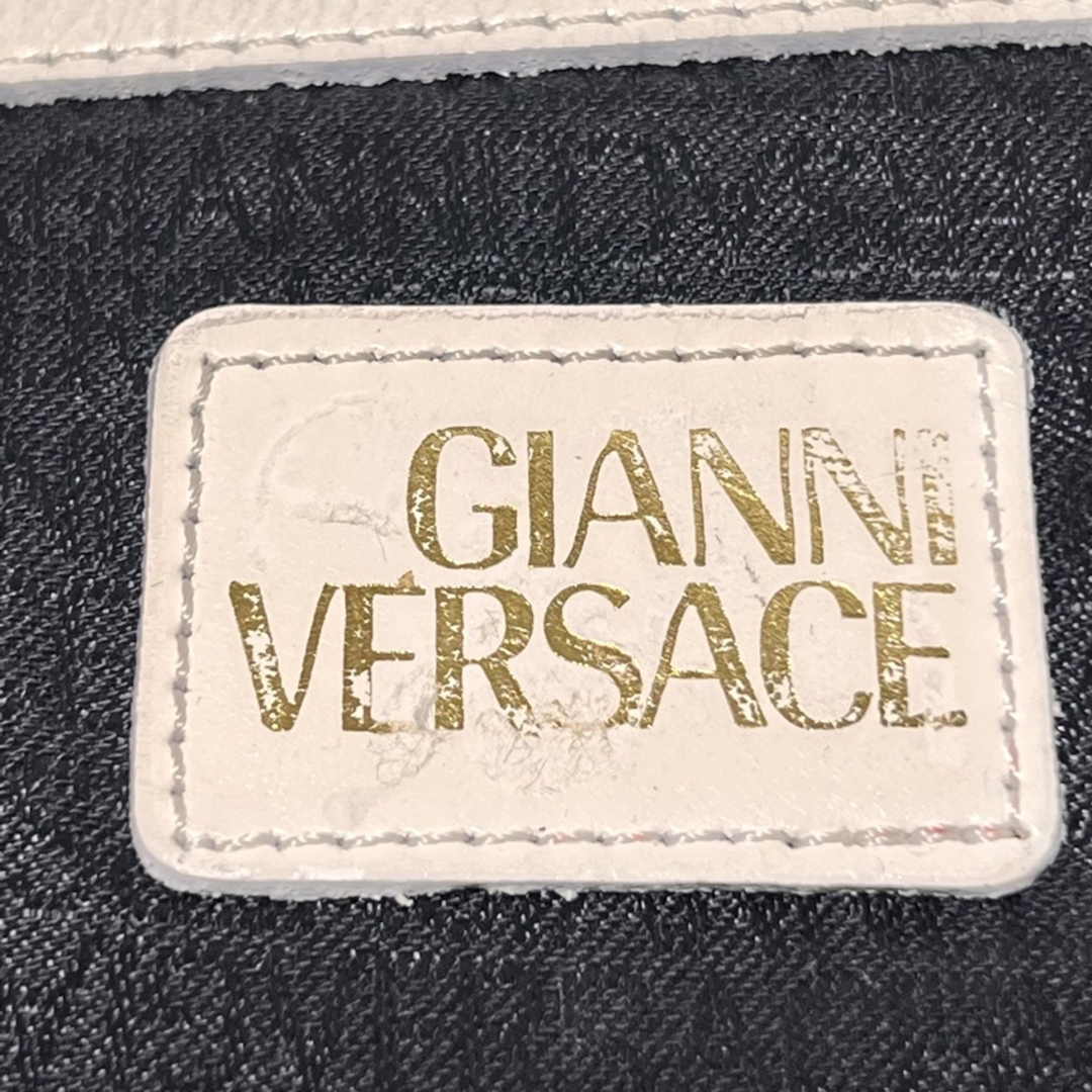 Gianni Versace(ジャンニヴェルサーチ)のGIANNI VERSACE ジャンニヴェルサーチ サンバースト オーストリッチ 型押しレザー ミニ リュックサック バックパック ホワイト レディースのバッグ(リュック/バックパック)の商品写真