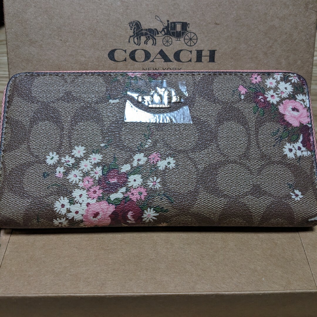 COACH(コーチ)のCOACH 長財布　シグネチャー小さな花柄模様 レディースのファッション小物(財布)の商品写真