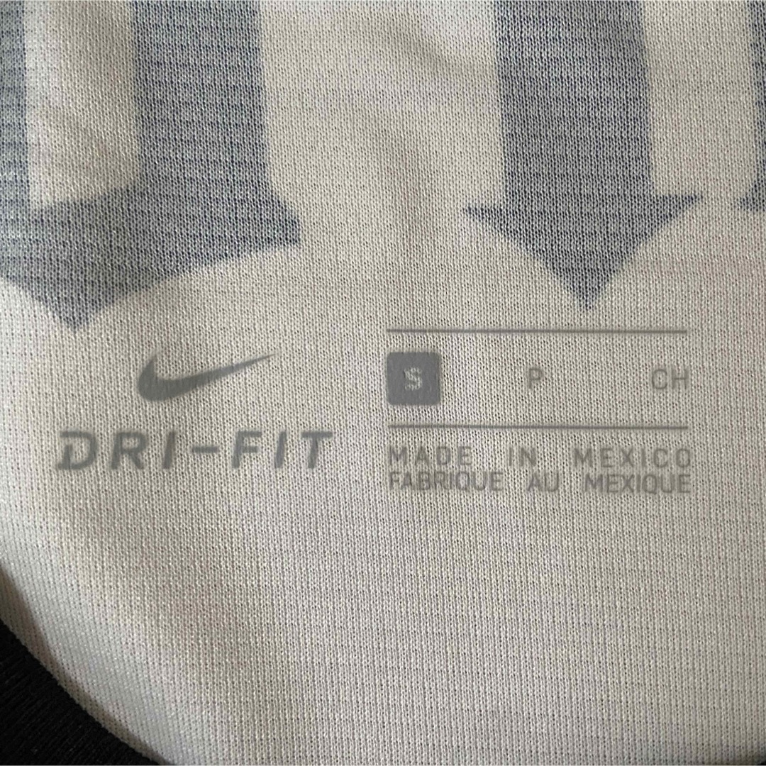 NIKE(ナイキ)の正規品新品クラブアメリカ ユニフォームS☆Club América☆メキシコ代表 スポーツ/アウトドアのサッカー/フットサル(ウェア)の商品写真