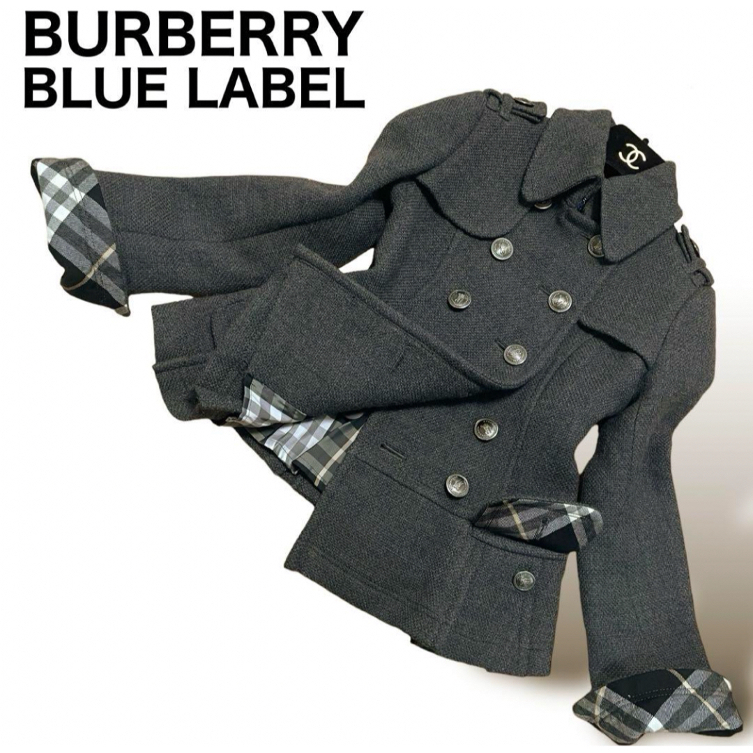 BURBERRY BLUE LABEL(バーバリーブルーレーベル)のBURBERRY BLUE LABEL ナポレオンコート　プリーツ　メタルボタン レディースのジャケット/アウター(ピーコート)の商品写真