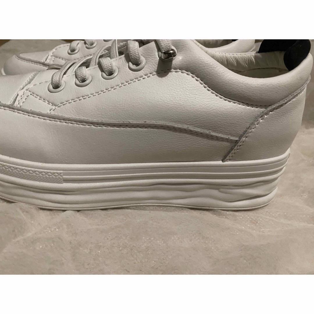 厚底スニーカー　ウェッジソール　白スニーカー レディースの靴/シューズ(スニーカー)の商品写真