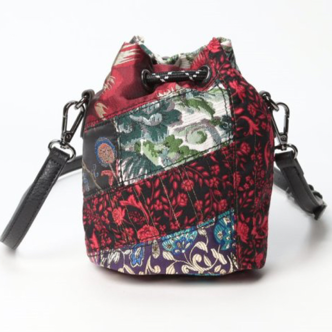 DESIGUAL(デシグアル)の新品✨タグ付き♪定価14,800円　デシグアル　ショルダーバッグ 　大特価‼️ レディースのバッグ(ショルダーバッグ)の商品写真