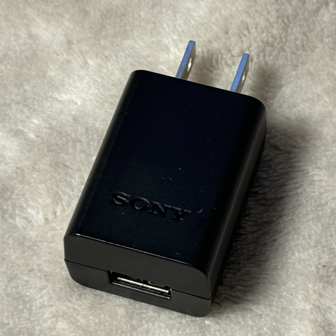 SONY(ソニー)のSONY デジタルカメラ用 ACアダプター AC-UUD11 スマホ/家電/カメラのカメラ(その他)の商品写真