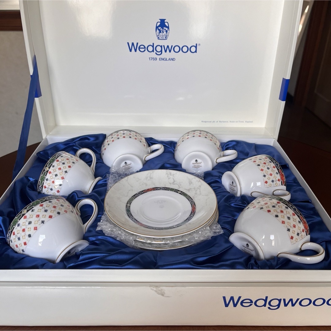 WEDGWOOD(ウェッジウッド)の【黒壺美品】ウェッジウッド★ハーレクイン★C/S 6客（オリジナルBOX入り） インテリア/住まい/日用品のキッチン/食器(グラス/カップ)の商品写真