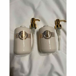 ヴェルサーチ(VERSACE)のVersace ソープボトル　2セット(日用品/生活雑貨)