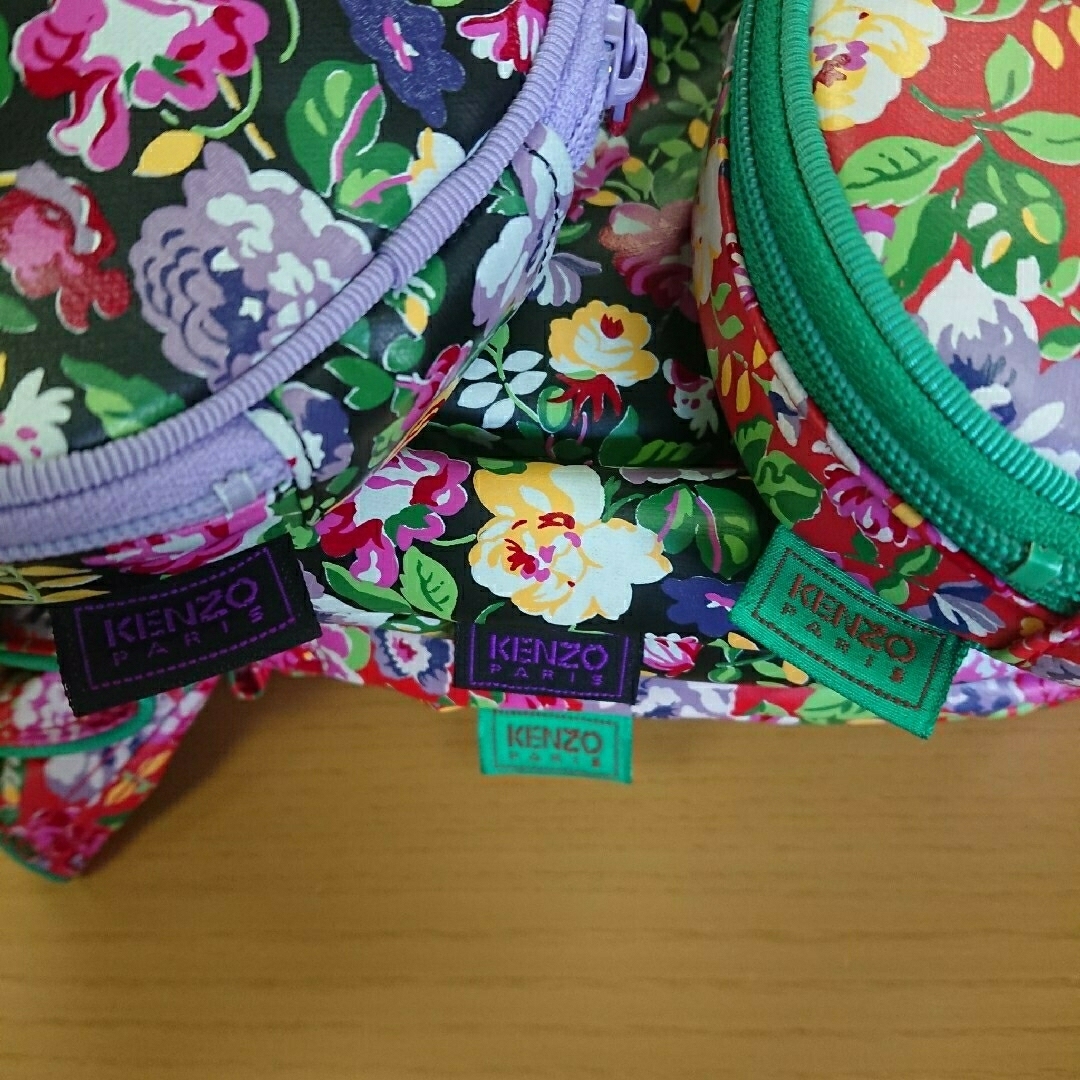 KENZO(ケンゾー)の【新品】KENZO 花柄フラワーポーチ 4個 レディースのファッション小物(ポーチ)の商品写真