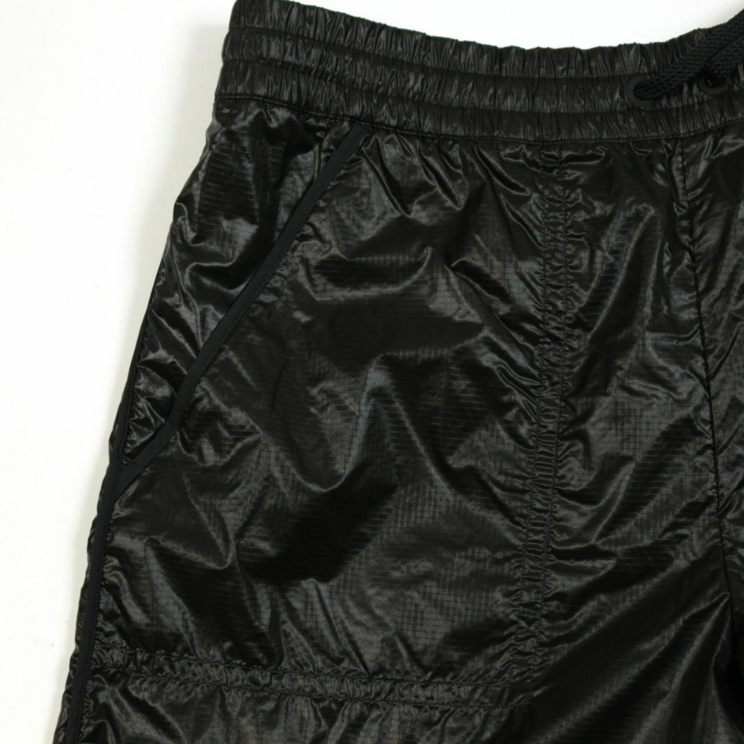 MONCLER(モンクレール)のMONCLER GRENOBLE　ショートパンツ　ナイロン　ブラック　XL メンズのパンツ(ショートパンツ)の商品写真