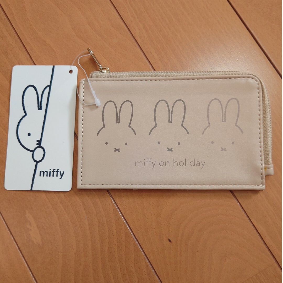 miffy(ミッフィー)の新品♥ミッフィー パスケース カードケース 白 レディースのファッション小物(名刺入れ/定期入れ)の商品写真