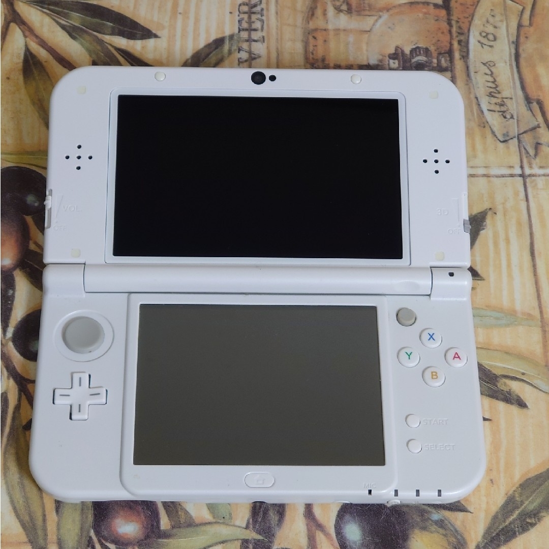 ニンテンドー3DS(ニンテンドー3DS)のNewニンテンドー3DS LL パールホワイト液晶美品 エンタメ/ホビーのゲームソフト/ゲーム機本体(携帯用ゲーム機本体)の商品写真