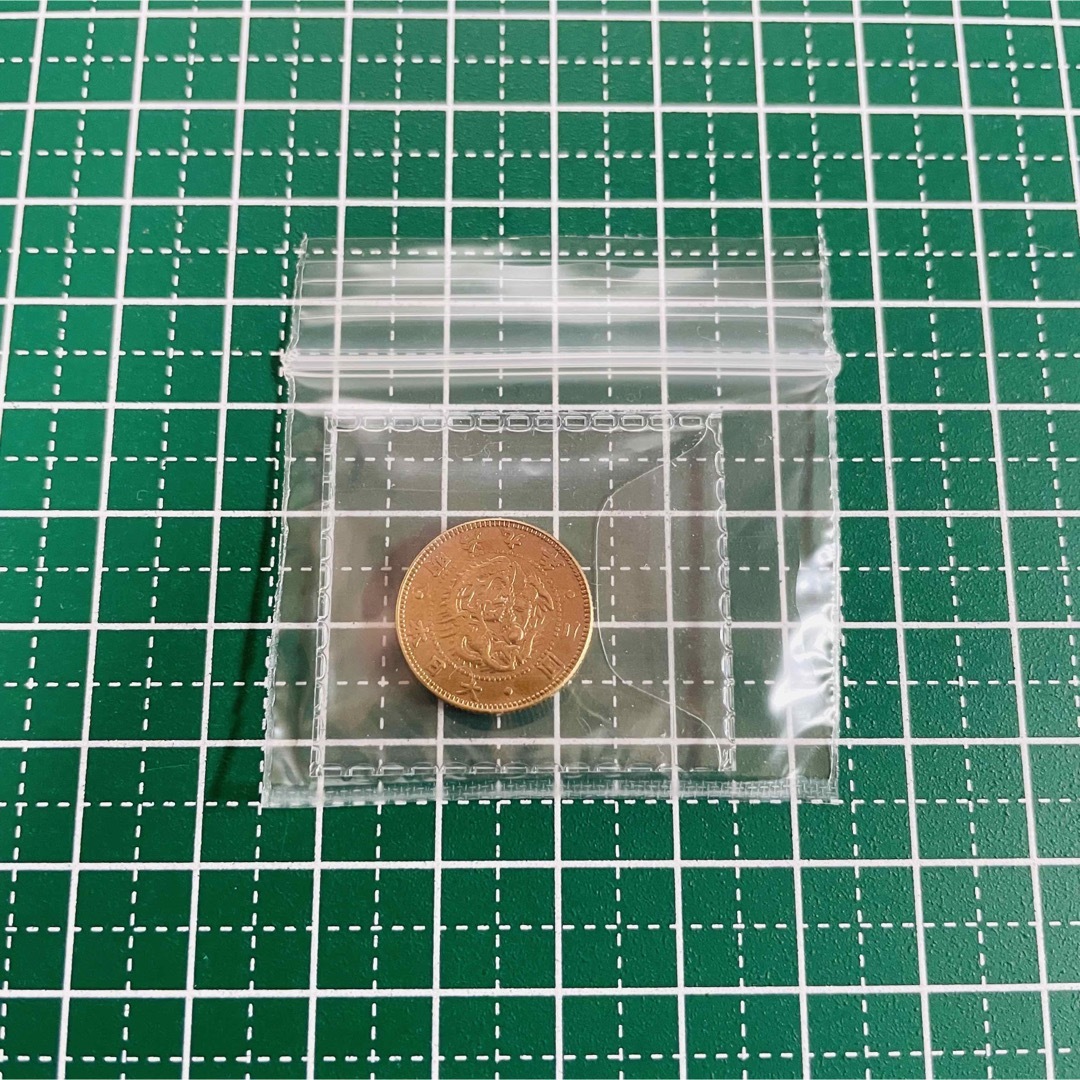 旧2圓金貨 明治9年　レプリカコイン　旧2円 エンタメ/ホビーの美術品/アンティーク(貨幣)の商品写真