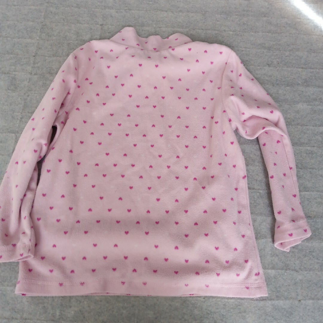 GU(ジーユー)の女児フリース　GU　１２０センチ キッズ/ベビー/マタニティのキッズ服女の子用(90cm~)(Tシャツ/カットソー)の商品写真