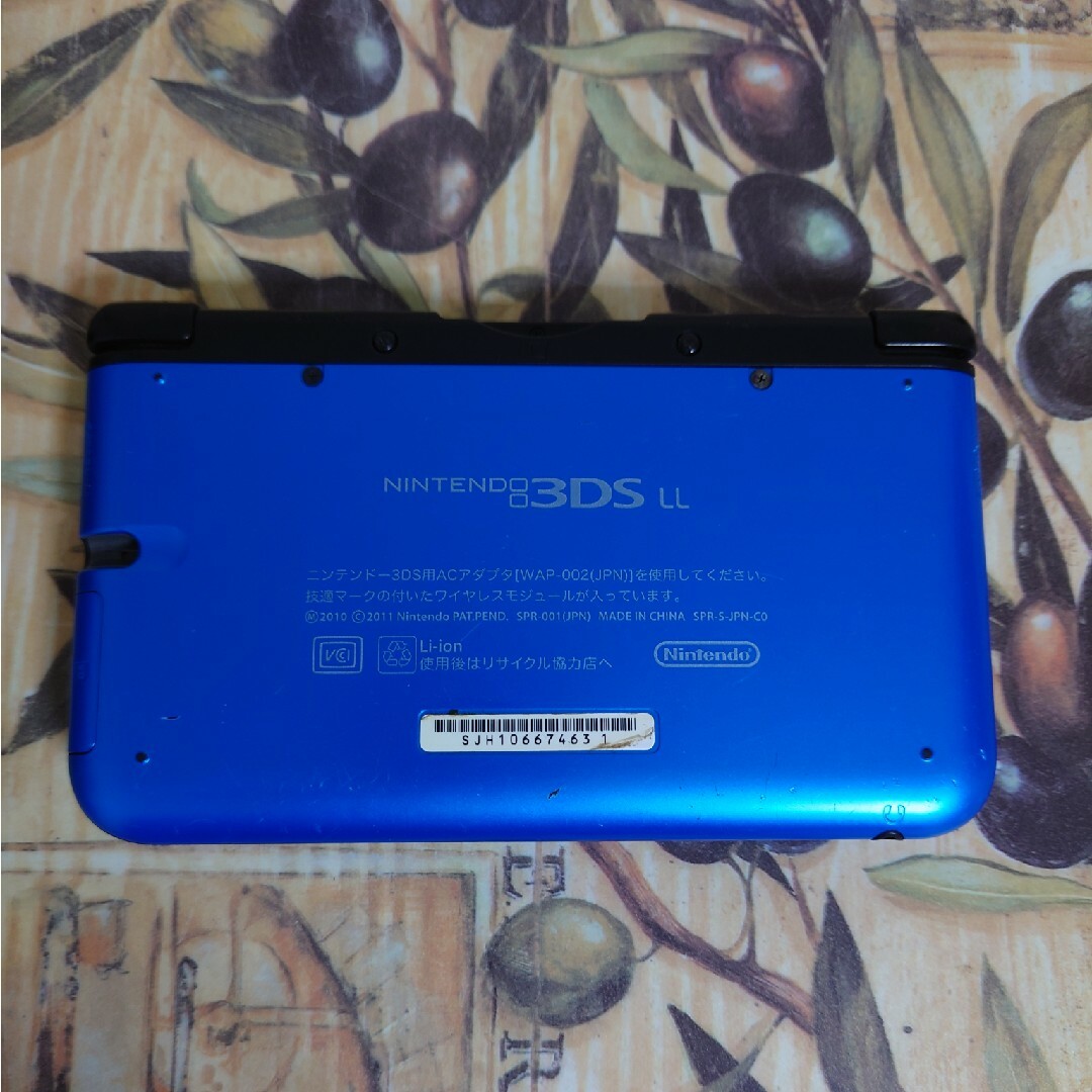 ニンテンドー3DS(ニンテンドー3DS)のニンテンドー3DS LL ブルー×ブラック本体 エンタメ/ホビーのゲームソフト/ゲーム機本体(携帯用ゲーム機本体)の商品写真