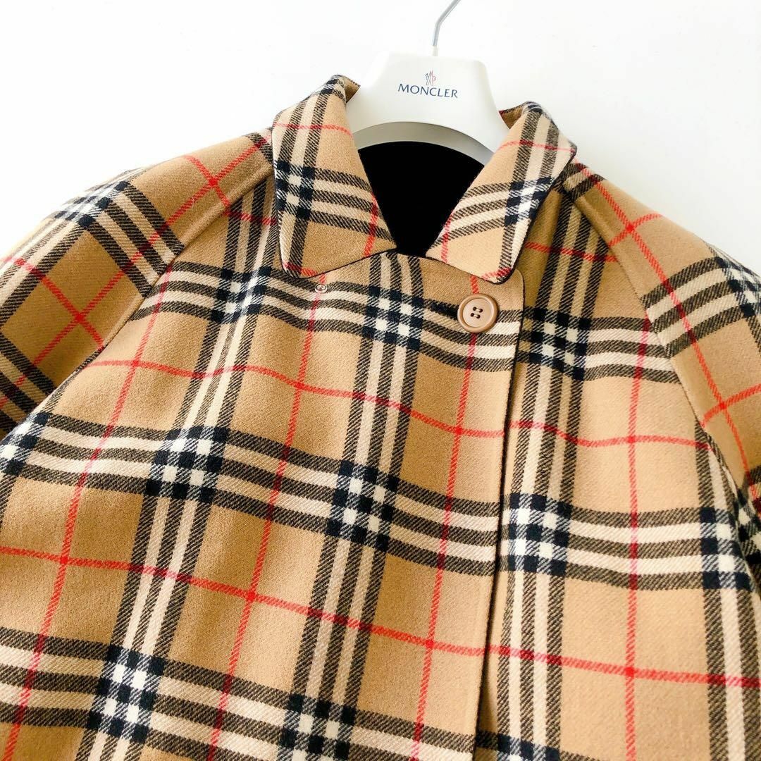 BURBERRY(バーバリー)のバーバリー　金ボタン ダブル　ノバチェック　チェスターコート　カシミヤ　茶色　黒 レディースのジャケット/アウター(ロングコート)の商品写真