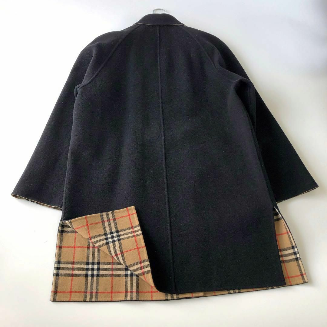 BURBERRY(バーバリー)のバーバリー　金ボタン ダブル　ノバチェック　チェスターコート　カシミヤ　茶色　黒 レディースのジャケット/アウター(ロングコート)の商品写真