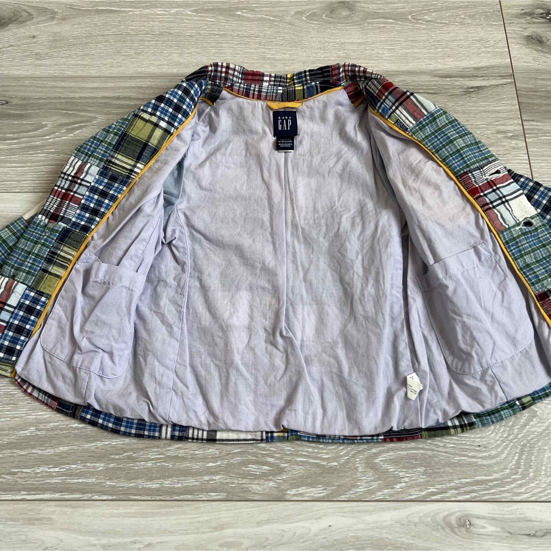 babyGAP(ベビーギャップ)のベビーギャップ　チェック　ジャケット　パッチワーク キッズ/ベビー/マタニティのベビー服(~85cm)(セレモニードレス/スーツ)の商品写真