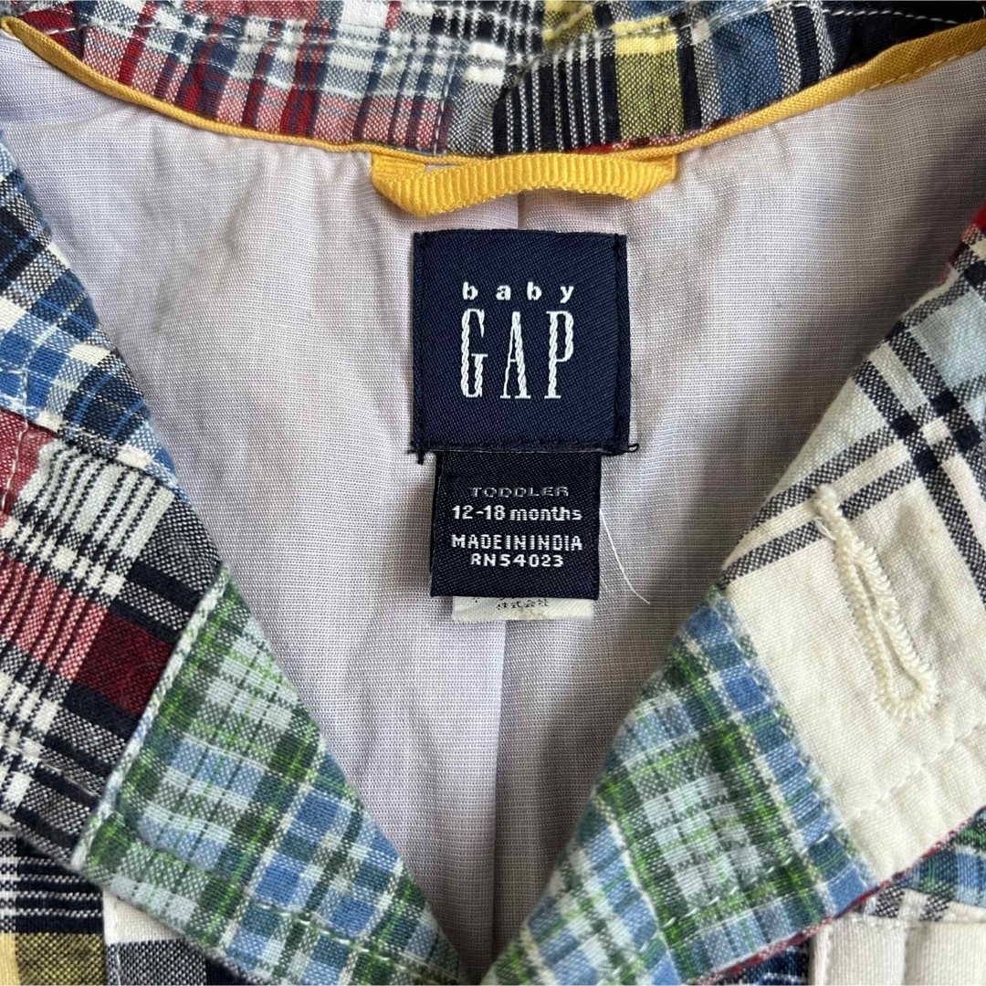 babyGAP(ベビーギャップ)のベビーギャップ　チェック　ジャケット　パッチワーク キッズ/ベビー/マタニティのベビー服(~85cm)(セレモニードレス/スーツ)の商品写真