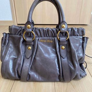 ミュウミュウ(miumiu)のマユミ様専用　miumiu  ミューミュー　2wayレザーハンドバッグ(ハンドバッグ)