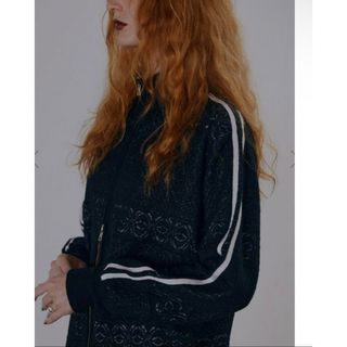 アメリヴィンテージ(Ameri VINTAGE)の【新品タグ付き】AMERI  UND LACE KNIT LINE TOP(ニット/セーター)