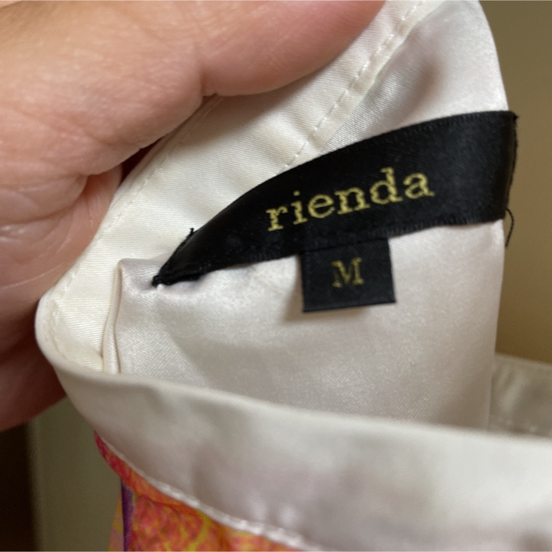 rienda(リエンダ)のリエンダ　花柄　ミニワンピース レディースのワンピース(ミニワンピース)の商品写真