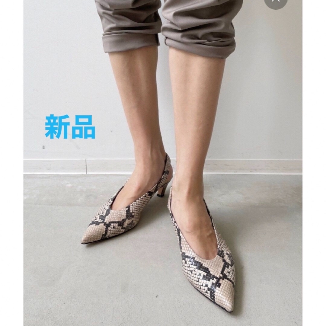 L'Appartement DEUXIEME CLASSE(アパルトモンドゥーズィエムクラス)の新品【ブレンタ】Python Back Strap 4cm Heel Mule レディースの靴/シューズ(ハイヒール/パンプス)の商品写真