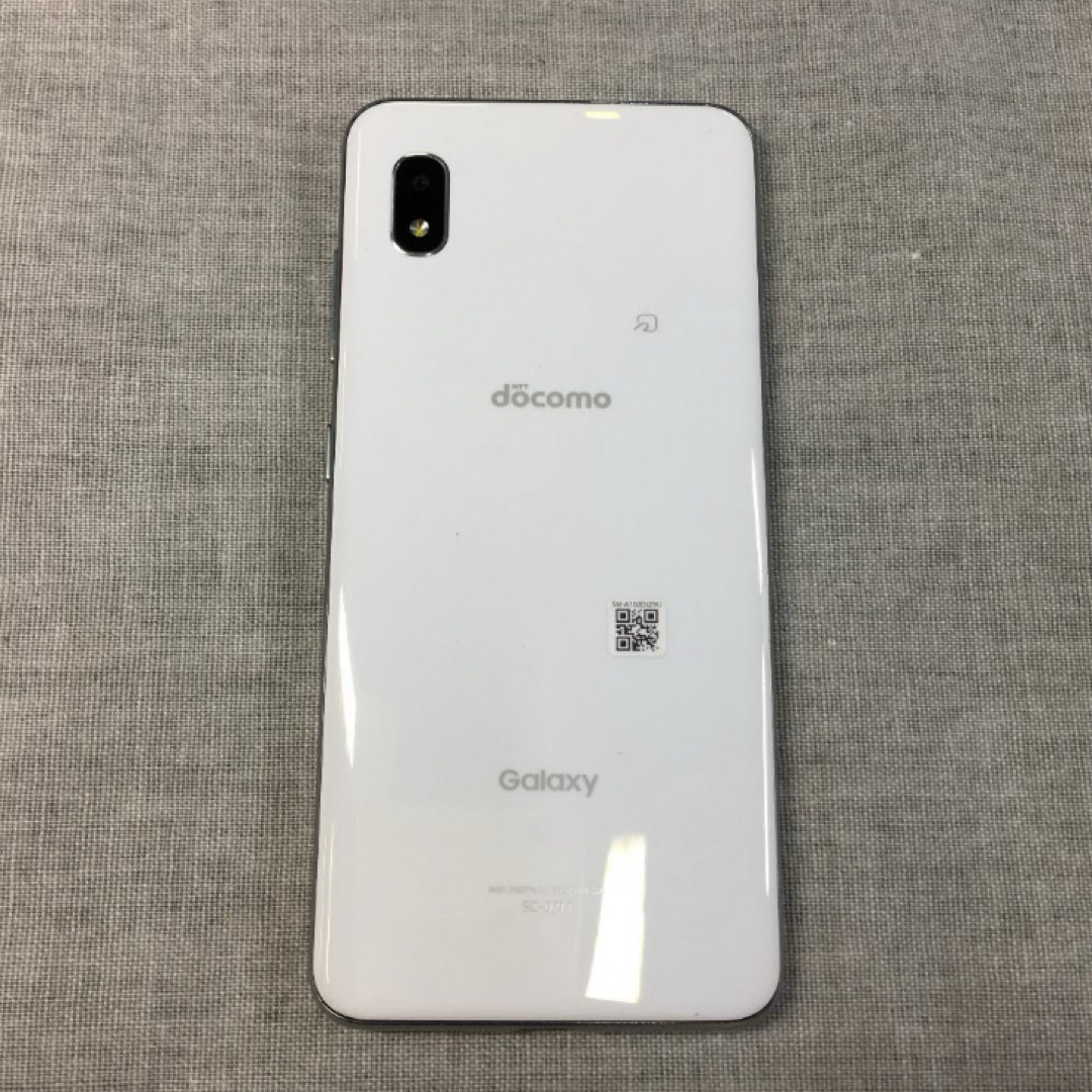 Galaxy(ギャラクシー)のSAMSUNG Galaxy A20 SC-02M White スマホ/家電/カメラのスマートフォン/携帯電話(スマートフォン本体)の商品写真