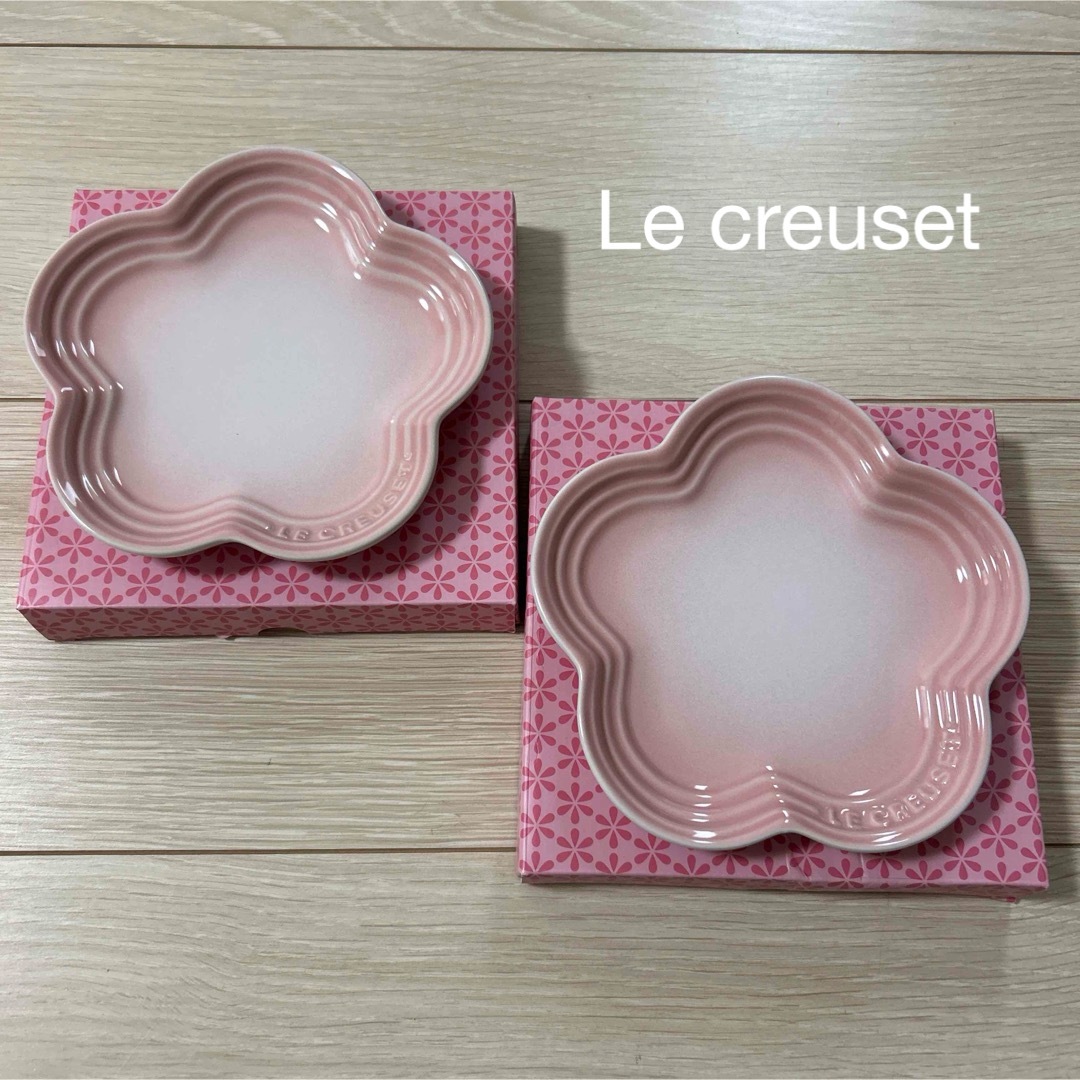 LE CREUSET(ルクルーゼ)のルクルーゼ  新品　シェルピンク　フラワープレート14センチ インテリア/住まい/日用品のキッチン/食器(食器)の商品写真