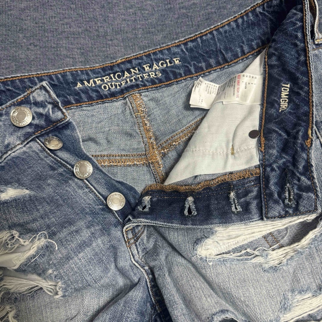 American Eagle(アメリカンイーグル)のアメリカンイーグル　ダメージ　ショートパンツ レディースのパンツ(ショートパンツ)の商品写真