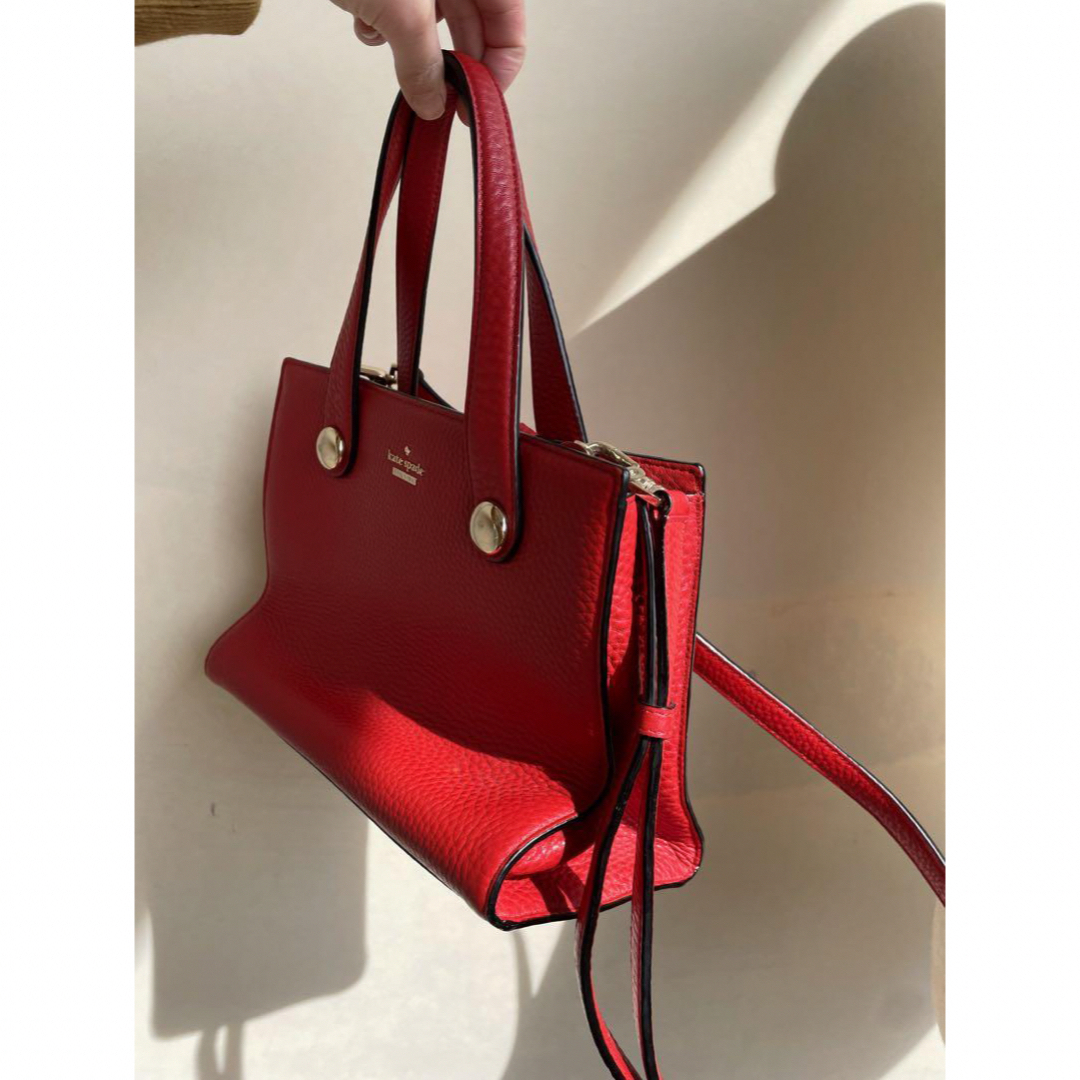 kate spade new york(ケイトスペードニューヨーク)のKate spade  ハンドバッグ/レッド　oo219 レディースのバッグ(ハンドバッグ)の商品写真