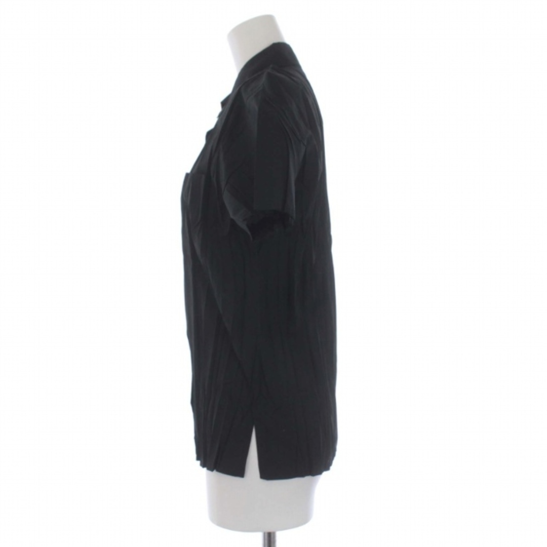 ISSEY MIYAKE(イッセイミヤケ)のイッセイミヤケ FETE シャツ ブラウス 半袖 プリーツ 2 黒 ブラック レディースのトップス(シャツ/ブラウス(半袖/袖なし))の商品写真