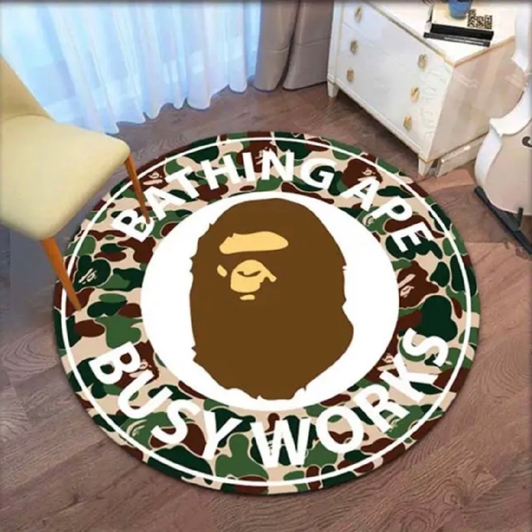 A BATHING APE(アベイシングエイプ)の新品未使用　アベイシングエイプ　ラグマット カーペット 玄関マット APE インテリア/住まい/日用品のラグ/カーペット/マット(ラグ)の商品写真