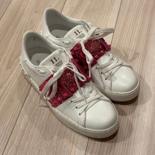 ヴァレンティノ(VALENTINO)のVALENTINO スニーカー　ピンク(スニーカー)