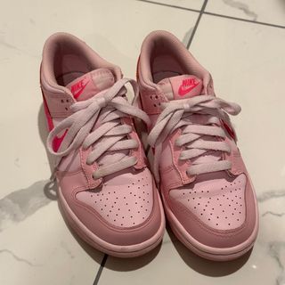 ナイキ(NIKE)のNike GS Dunk Low "Triple Pink"(スニーカー)