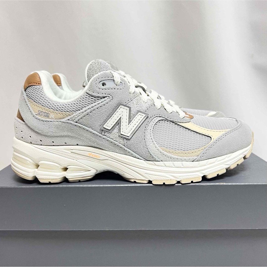 New Balance(ニューバランス)の23cm 新品 ニューバランス 2002 グレー スニーカー 2002R RSB レディースの靴/シューズ(スニーカー)の商品写真