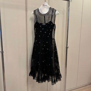 レッドヴァレンティノ(RED VALENTINO)のRED VALENTINO 結婚式　ビジュー　ワンピース(ひざ丈ワンピース)