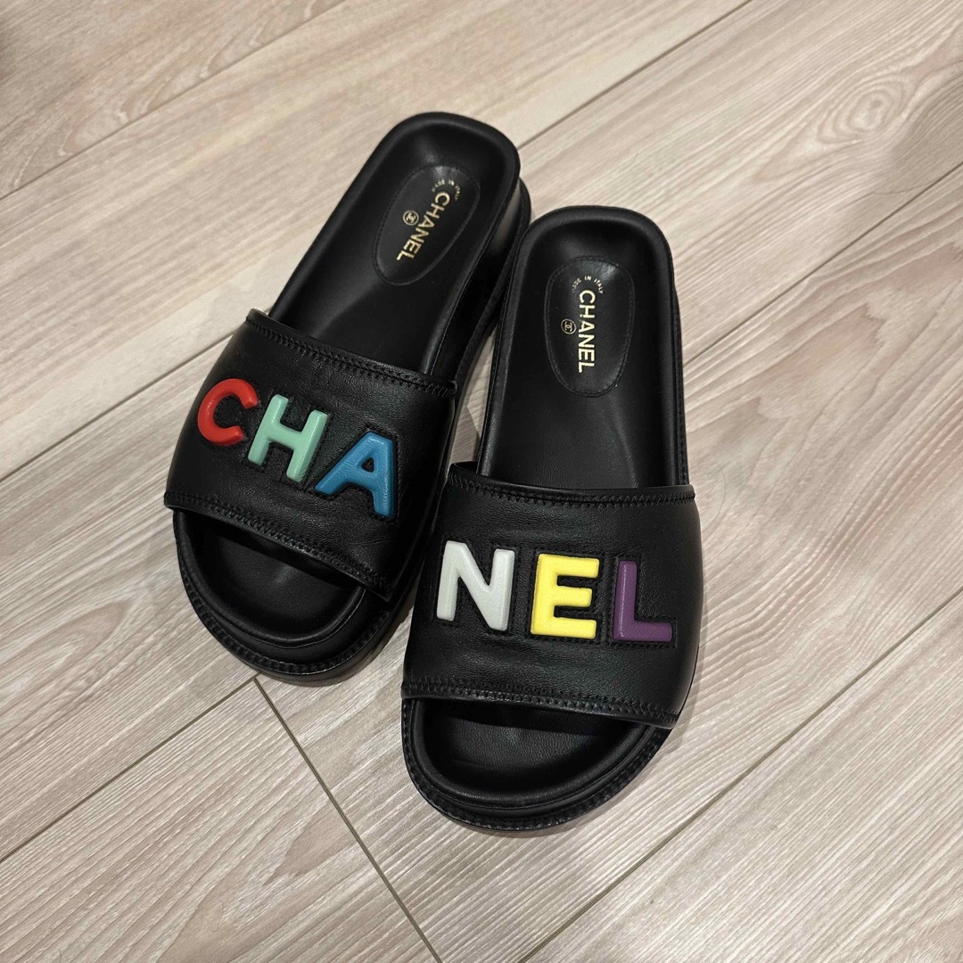 CHANEL(シャネル)のCHANEL 37サイズ　サンダル レディースの靴/シューズ(サンダル)の商品写真