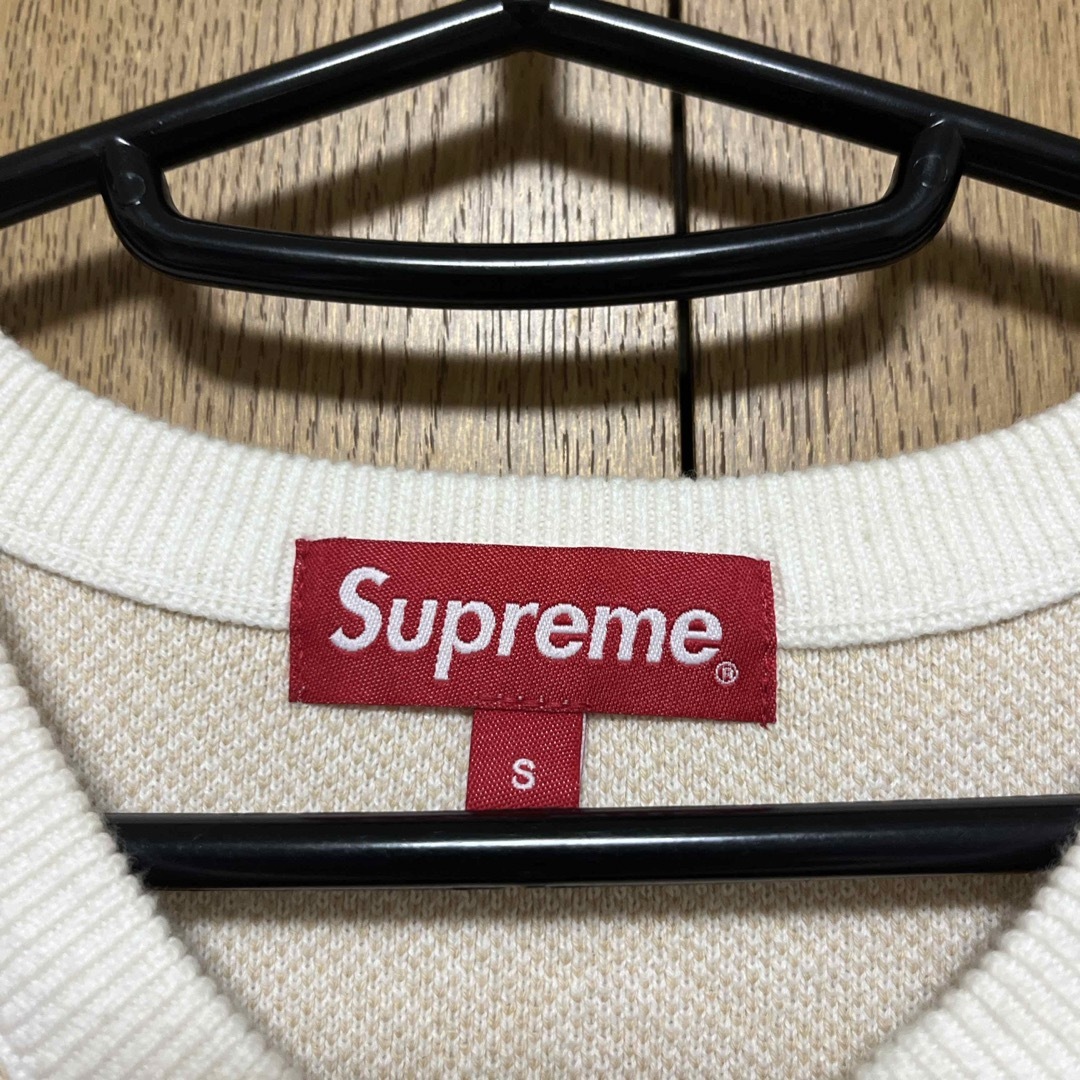 Supreme(シュプリーム)のSUPREME Stripe Sweater Vest SS 22 メンズのトップス(ベスト)の商品写真