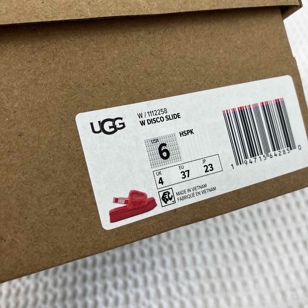 UGG(アグ)の新品　アグ　ugg　サンダル　ムートン　ピンク　ファー　派手　23 厚底 レディースの靴/シューズ(サンダル)の商品写真