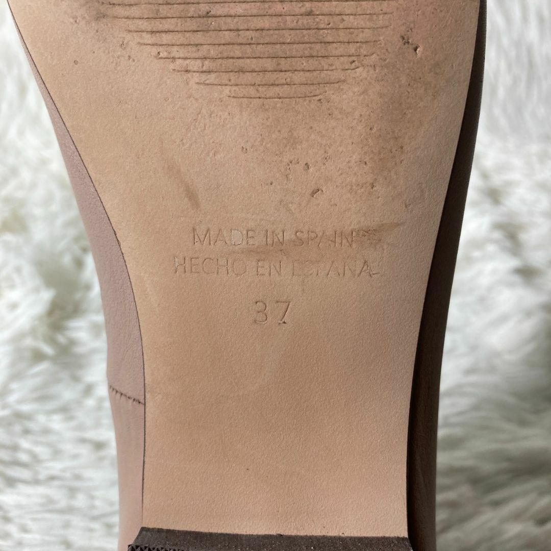 REMME(レメ)の美品 スペイン製 REMME Vカット フラットパンプス レザー 37 23.5 レディースの靴/シューズ(ハイヒール/パンプス)の商品写真