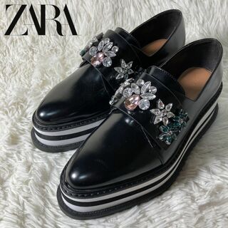ザラ(ZARA)の極美品 ZARA ザラ 厚底 ビジュー ローファー 黒 ブラック 35 23cm(ローファー/革靴)