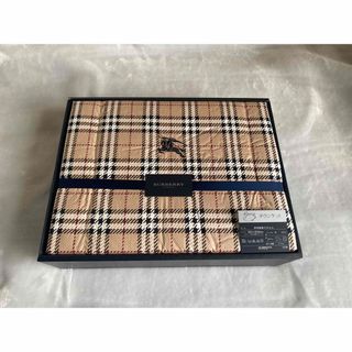 BURBERRY - 高級品 ウール100% バーバリー ひざ掛けの通販 by みぃち's