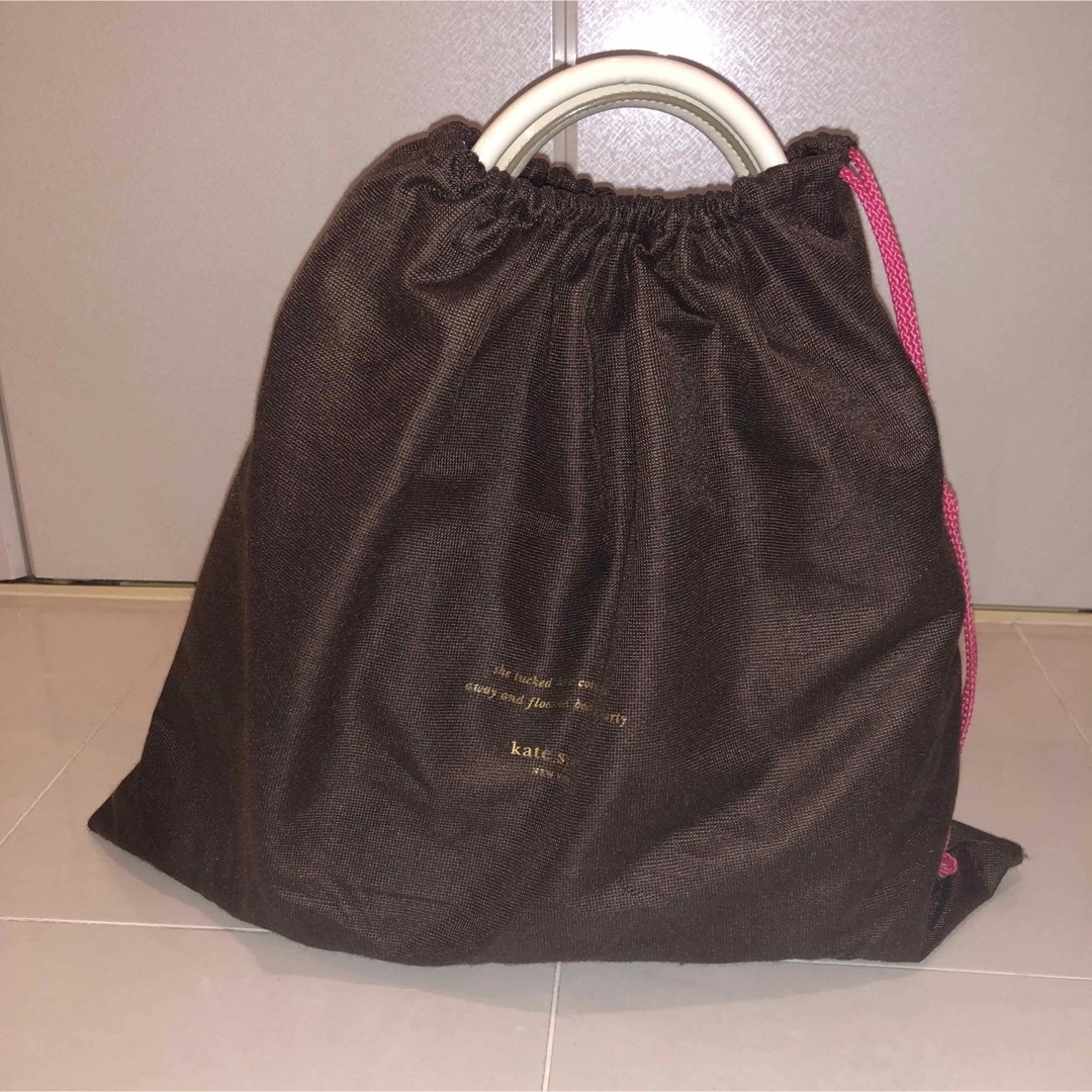 美品❤️ケイトスペードエナメルキルティングボストンバッグ レディースのバッグ(ショルダーバッグ)の商品写真