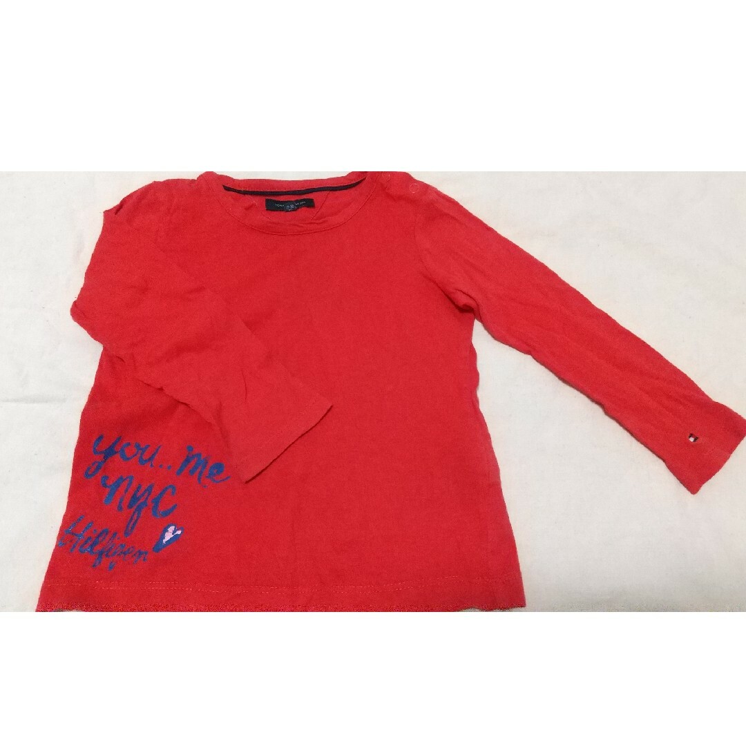 TOMMY HILFIGER(トミーヒルフィガー)の薄手長袖Tシャツ 80cm 2枚セット キッズ/ベビー/マタニティのベビー服(~85cm)(Ｔシャツ)の商品写真