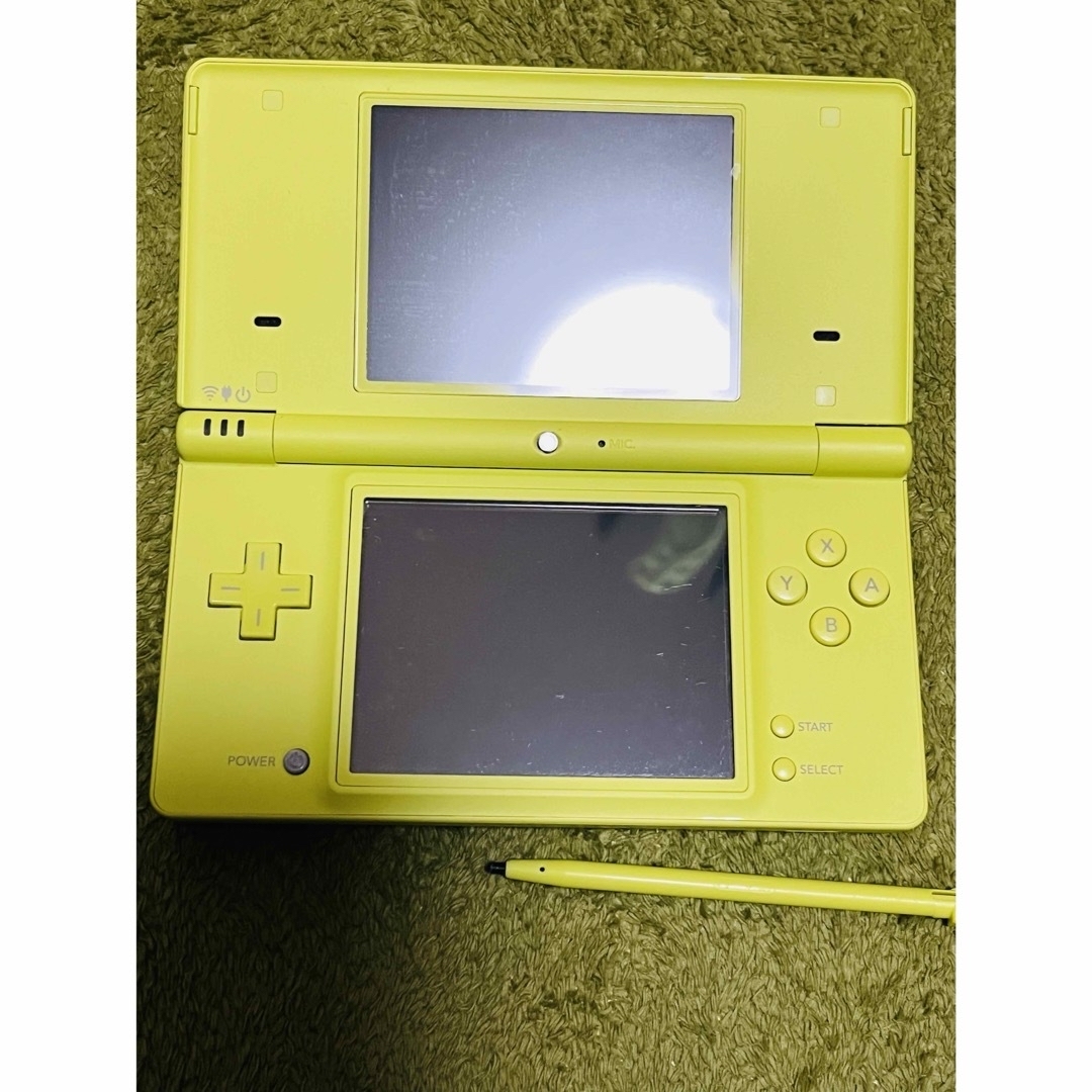 【美品★即日発送】ニンテンドーDSi 本体 ライムグリーン＋ポケモンソフトセット エンタメ/ホビーのゲームソフト/ゲーム機本体(携帯用ゲーム機本体)の商品写真