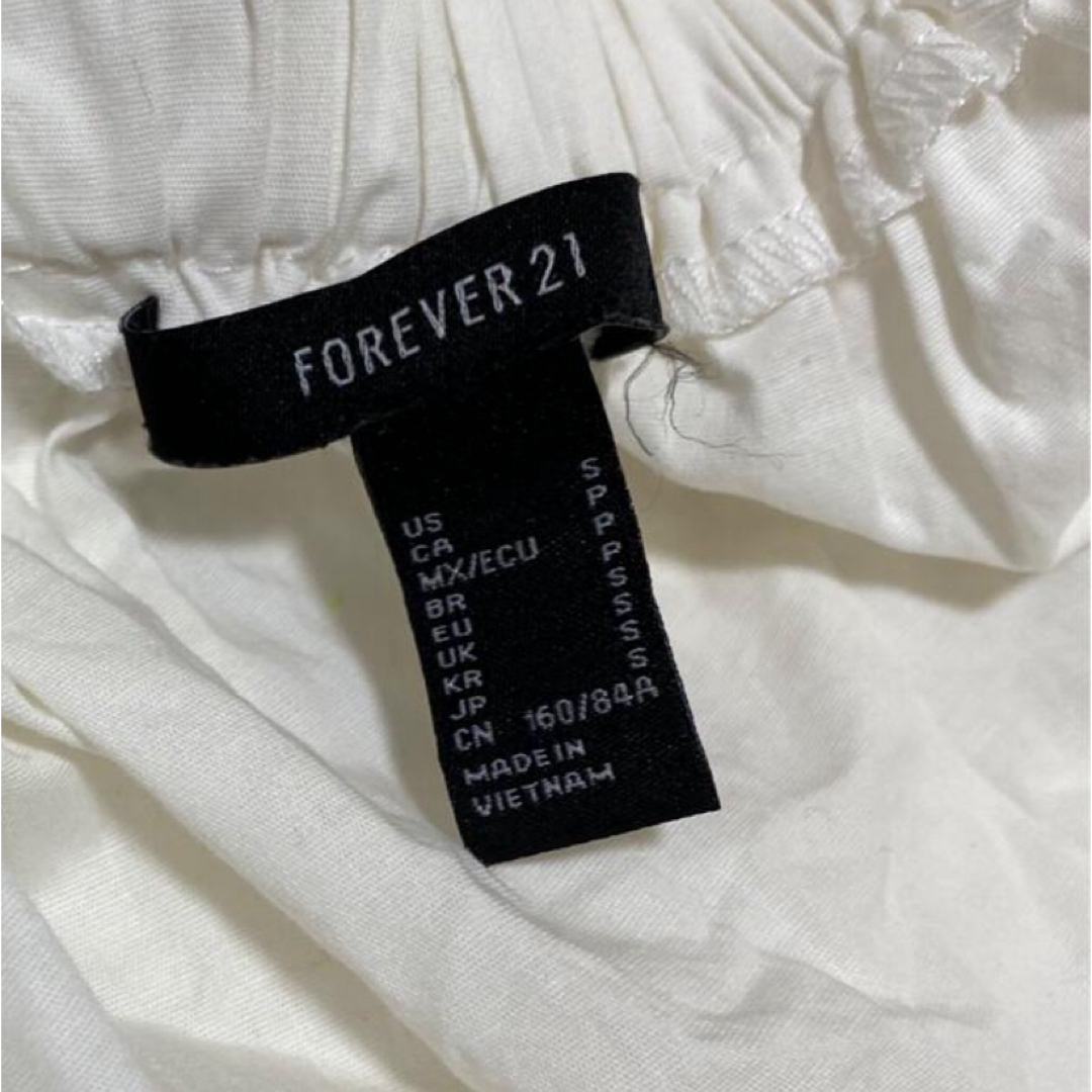 FOREVER 21(フォーエバートゥエンティーワン)のForever21 ホワイト ビスチェ　 レディースのトップス(ベアトップ/チューブトップ)の商品写真