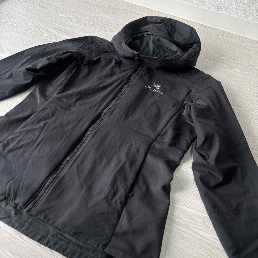 ARC'TERYX(アークテリクス)のARC'TERYX アークテリクス アトム フーディ ウィメンズ S レディースのジャケット/アウター(ナイロンジャケット)の商品写真