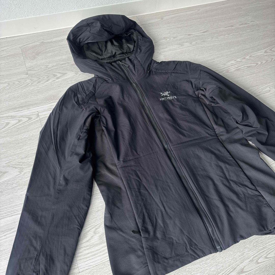 ARC'TERYX(アークテリクス)のARC'TERYX アークテリクス アトム フーディ ウィメンズ S レディースのジャケット/アウター(ナイロンジャケット)の商品写真