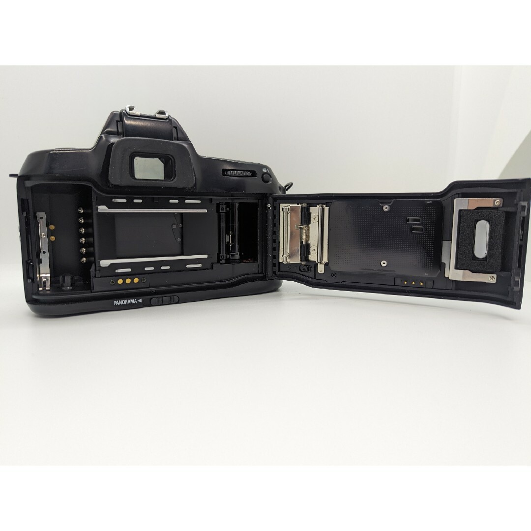 Nikon(ニコン)のNikon F70 フィルム一眼レフカメラ ボディ スマホ/家電/カメラのカメラ(フィルムカメラ)の商品写真
