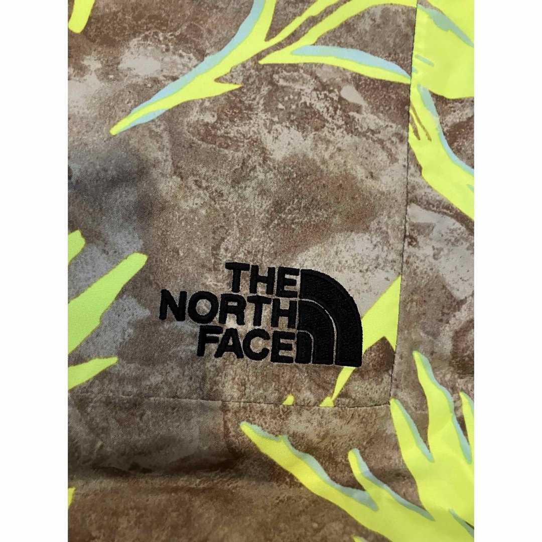 THE NORTH FACE(ザノースフェイス)のTHE NORTH FACE  大きいsize XL スノー パンツ 総柄 メンズのパンツ(その他)の商品写真